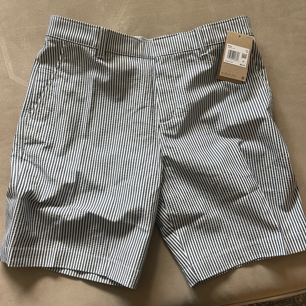 Men’s size 34 golf shorts